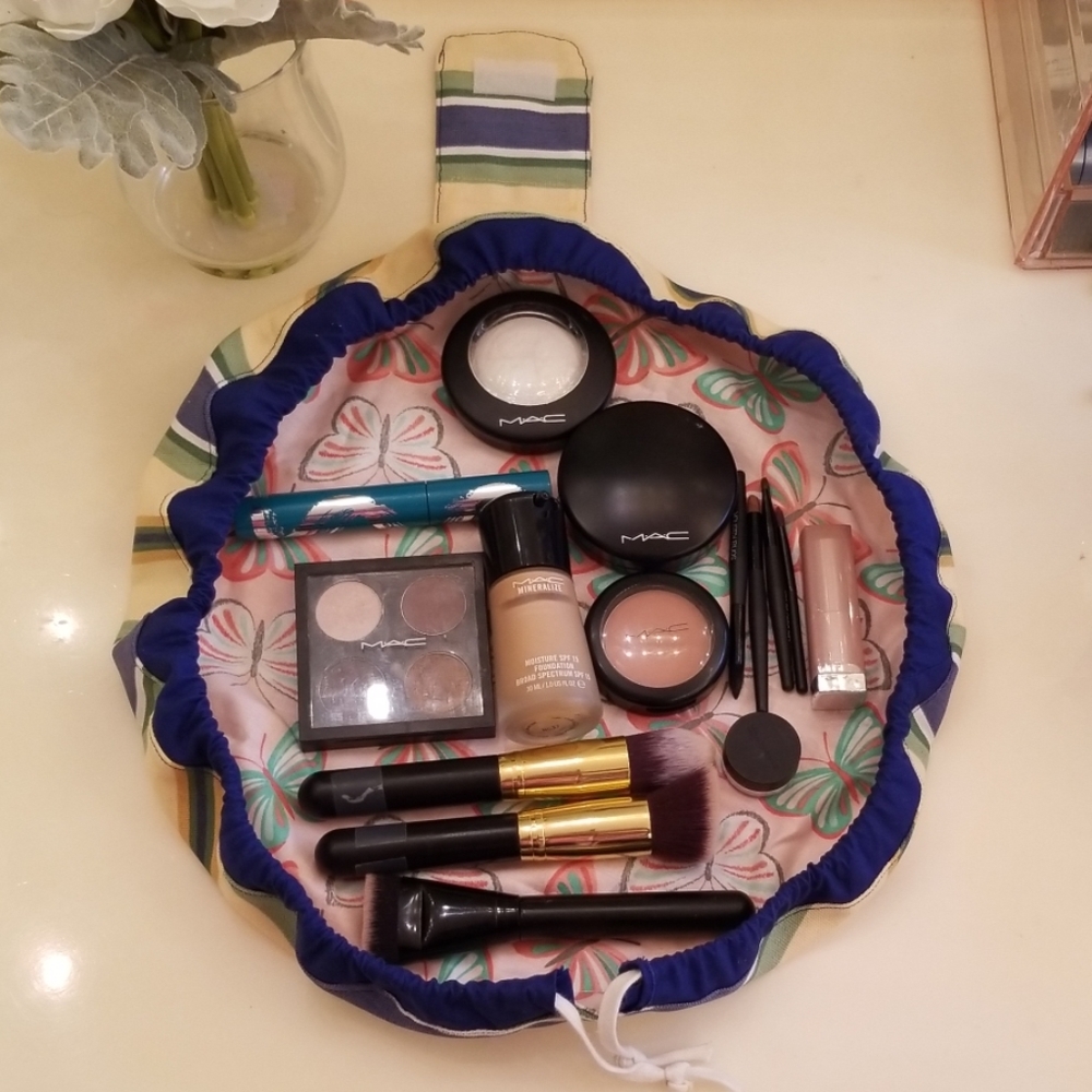 💋💋 Makeup Travel Cinch Bag - Picture 1 of 3